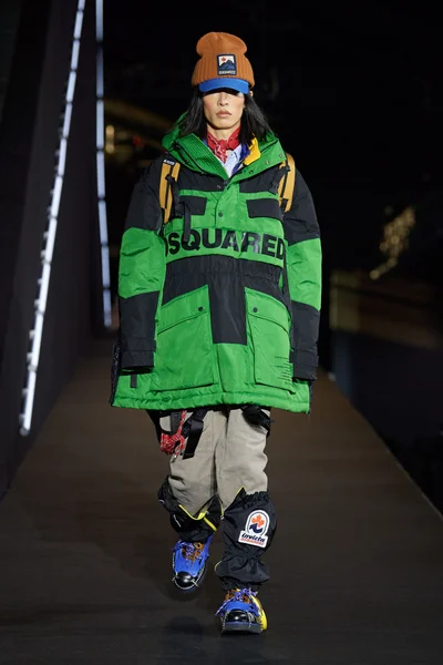Look 11